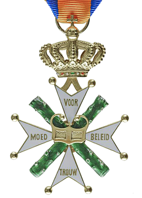 Given to the Indenpendent Polish Parachute Brigade on 31 may 2006