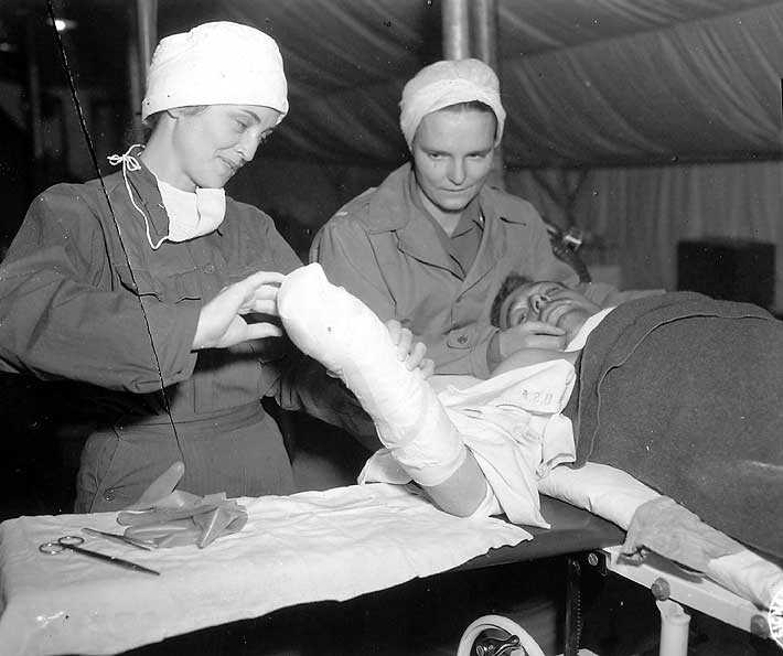 WW2 Pictures of Army Medics